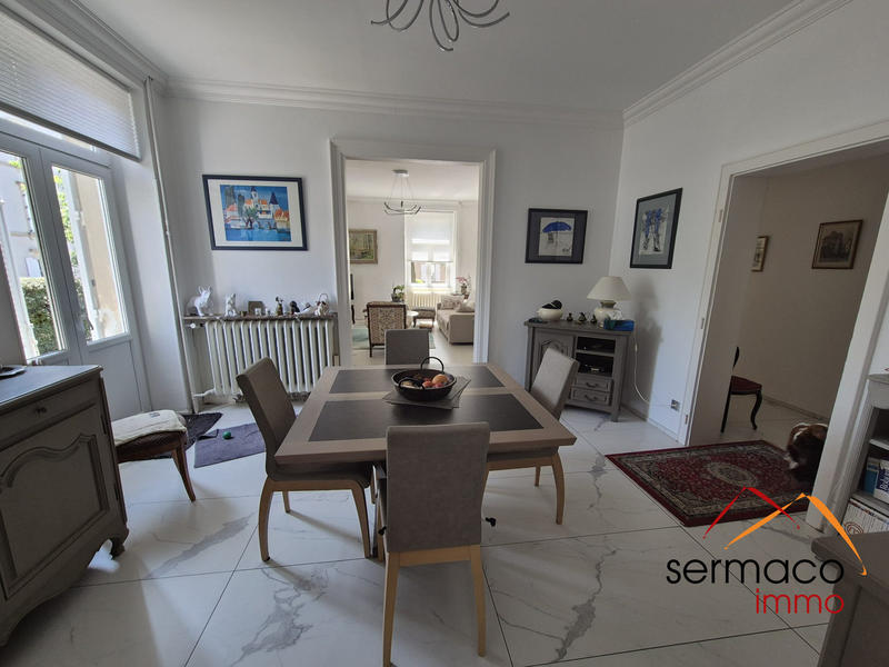 Maison - 334 m² - 14 pièces