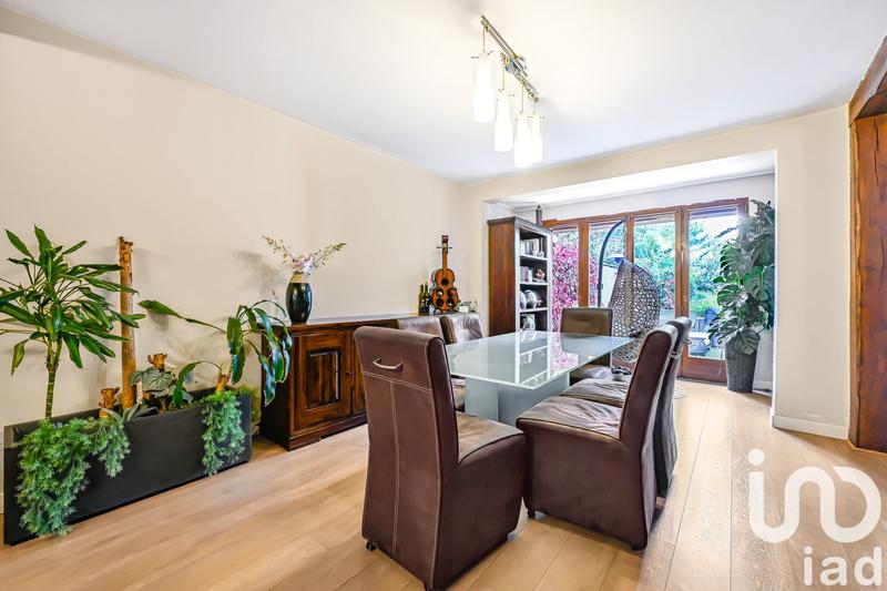 Maison - 240 m² - 11 pièces