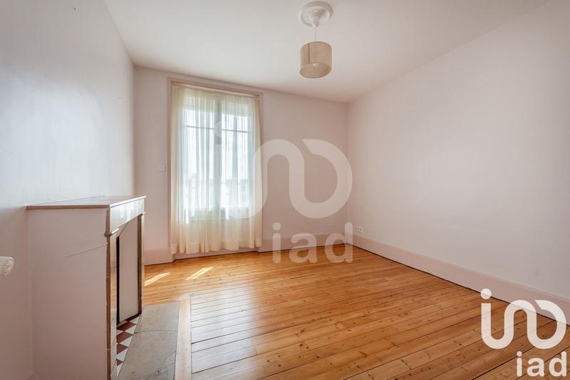 Maison - 248 m² - 9 pièces