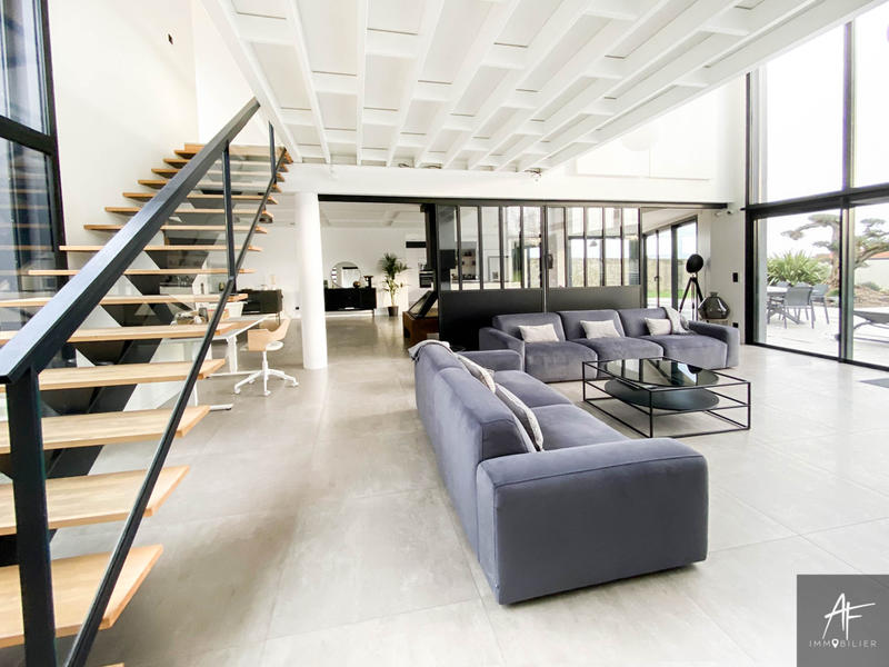 Villa - 320 m² - 8 pièces