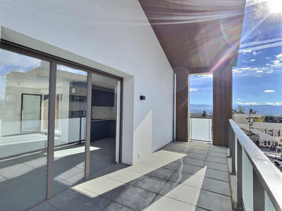 Appartement - 94 m² - 4 pièces