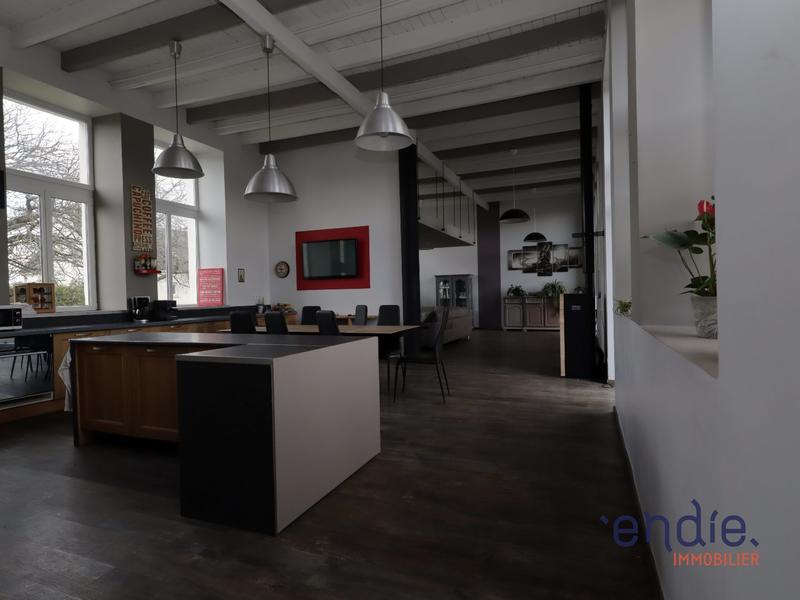 Maison - 300 m² - 10 pièces