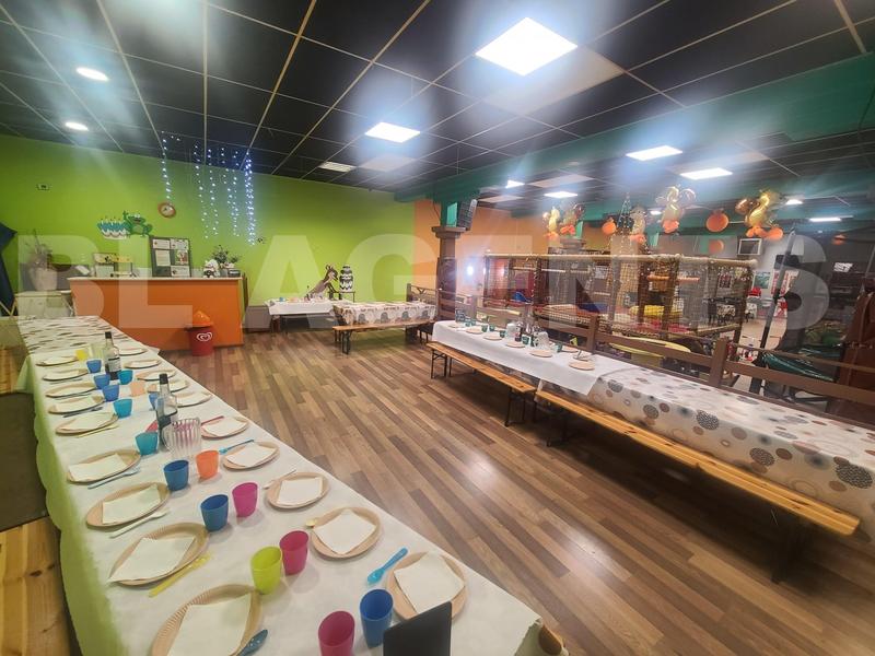 Local d'activités - 626 m² - 3 pièces