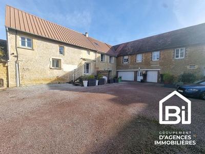 Maison - 272 m² - 11 pièces