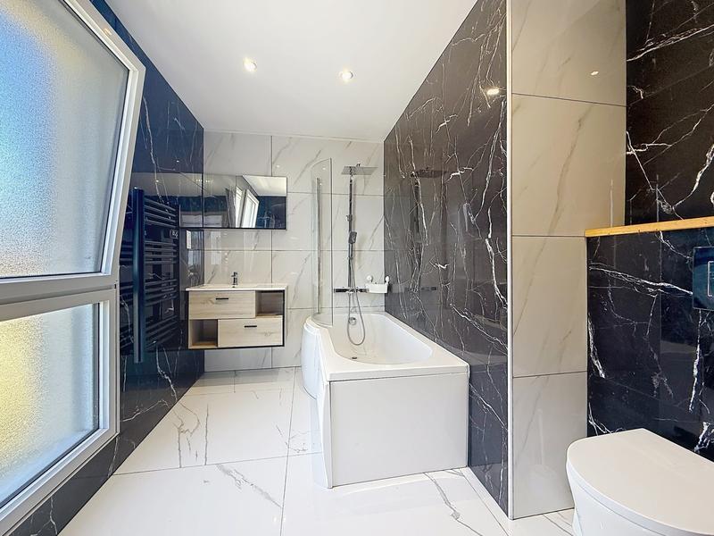 Maison contemporaine - 154 m² - 7 pièces