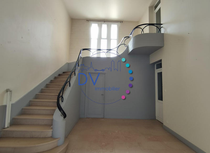 Maison - 326 m² - 10 pièces