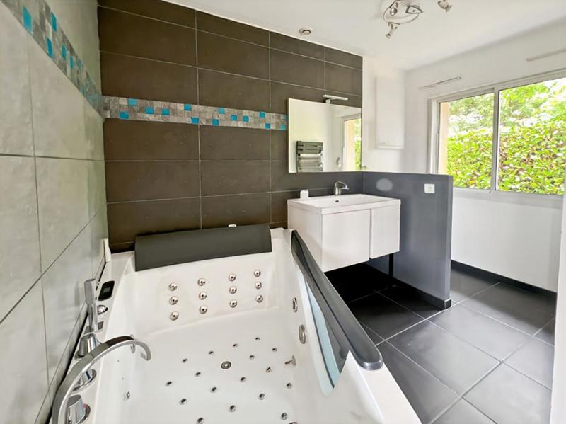 Maison - 145 m² - 5 pièces