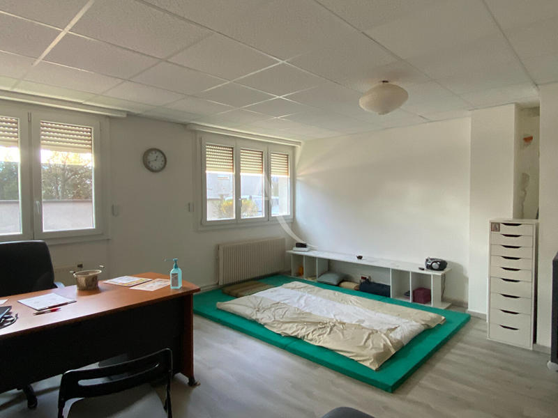 Immeuble - 180 m² - 9 pièces