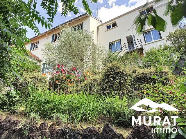 Maison - 319 m² - 20 pièces