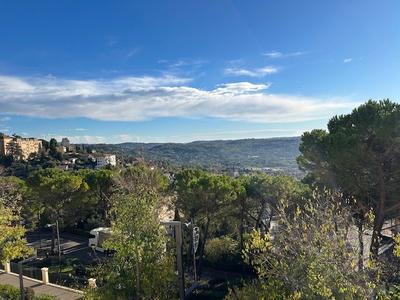 Appartement - 79 m² - 3 pièces