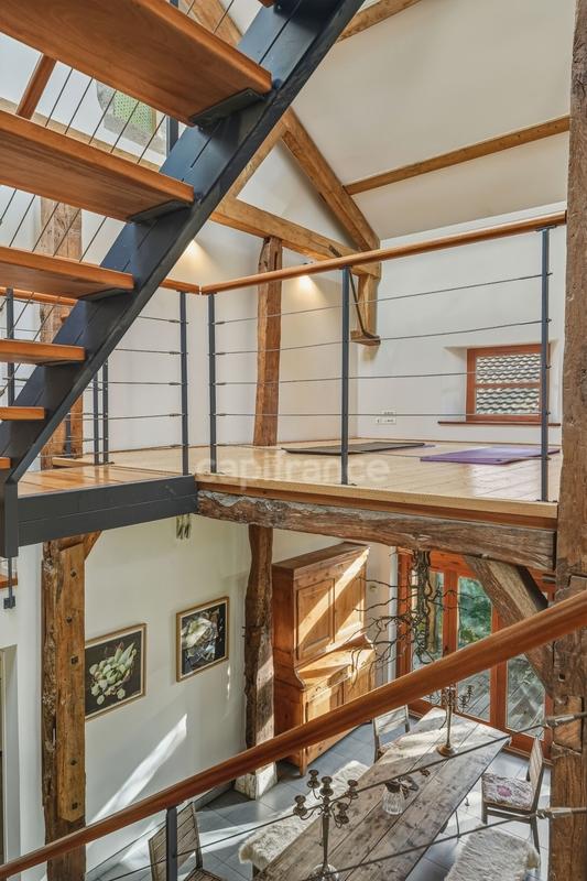 Maison - 328 m² - 8 pièces