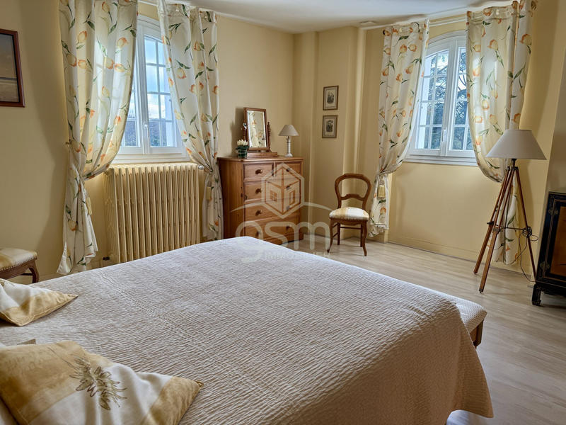 Maison - 280 m² - 7 pièces