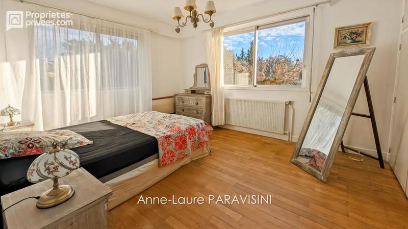 Maison - 205 m² - 5 pièces