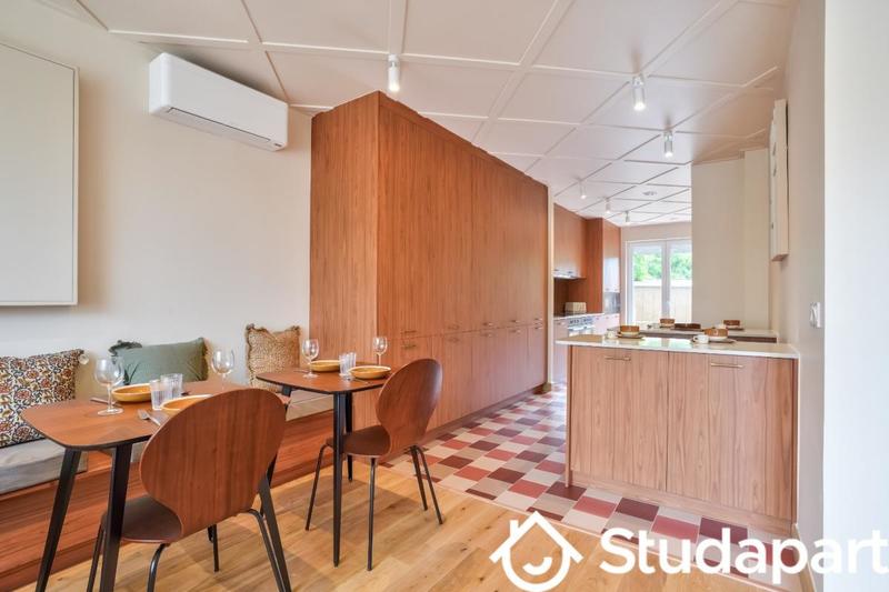 Chambre - 10 m² - 1 pièce