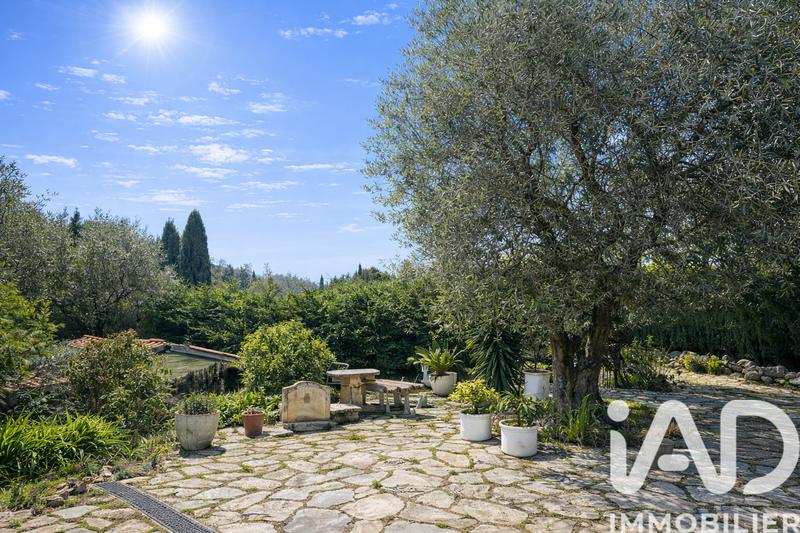 Maison - 236 m² - 6 pièces