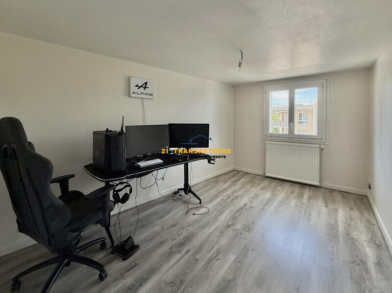 Maison - 97 m² - 5 pièces