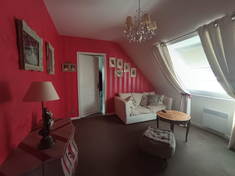 Maison traditionnelle - 210 m² - 7 pièces