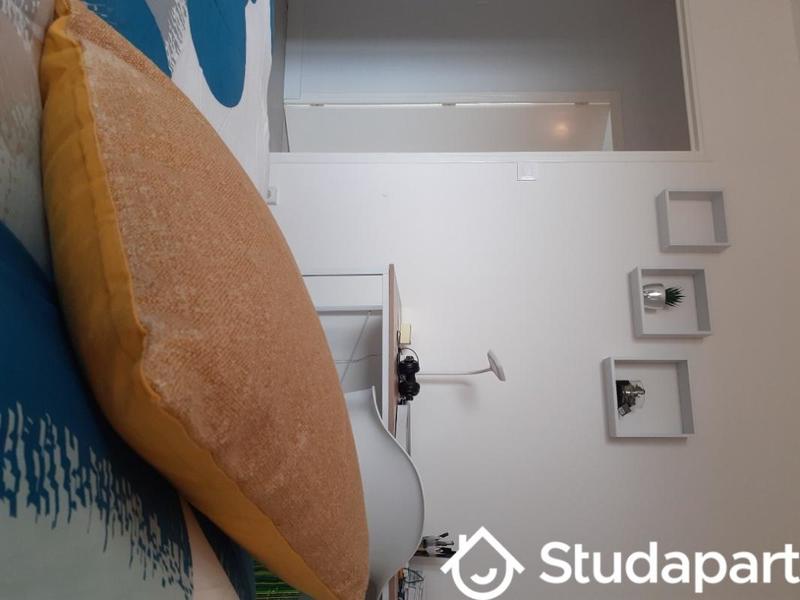 Chambre - 11 m² - 1 pièce