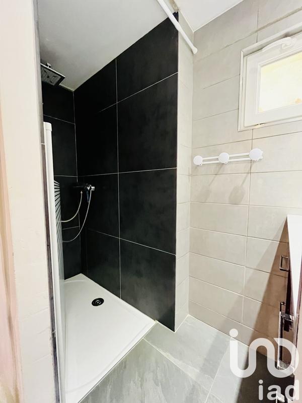 Maison - 223 m² - 9 pièces