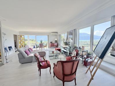 Appartement - 138 m² - 5 pièces