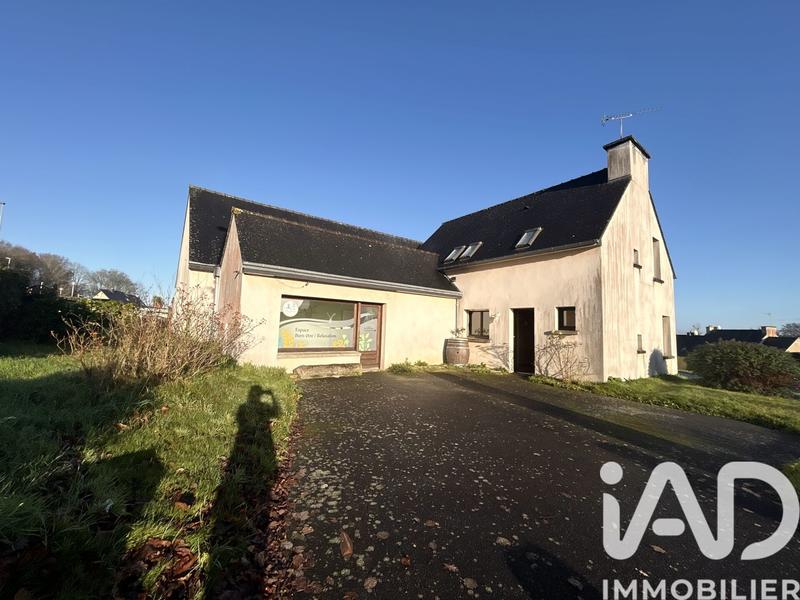 Maison - 310 m² - 10 pièces