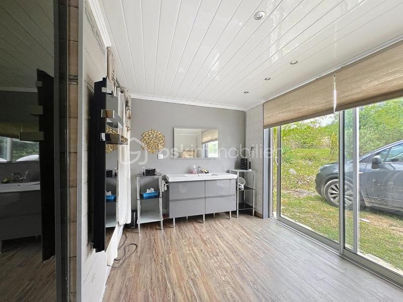 Maison - 180 m² - 5 pièces