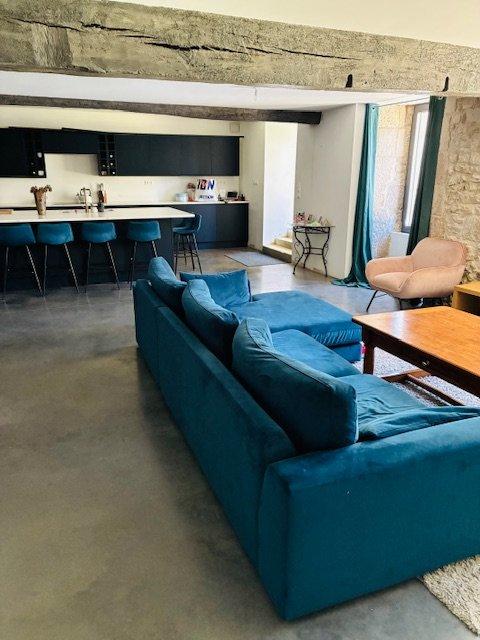 Maison - 214 m² - 6 pièces