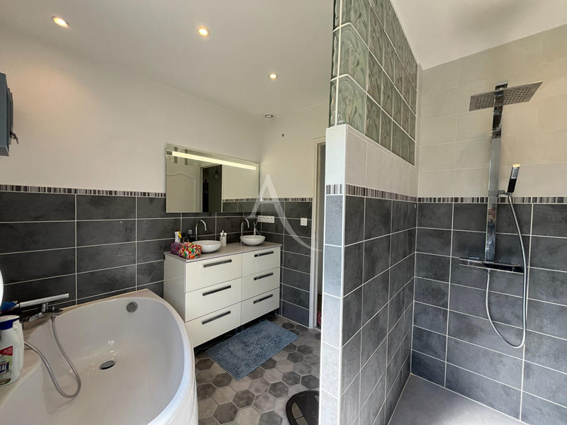 Maison - 106 m² - 4 pièces