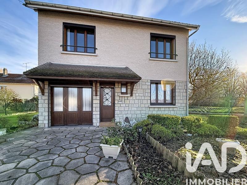 Maison - 93 m² - 5 pièces