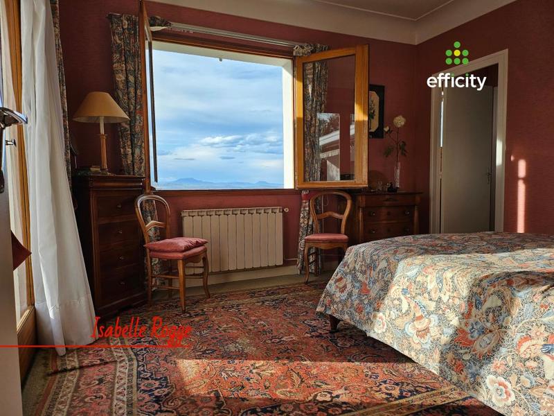 Maison - 161 m² - 6 pièces