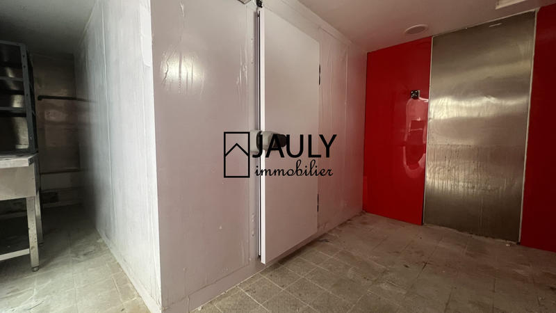 Local commercial - 200 m² - 5 pièces