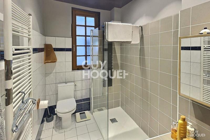 Maison - 324 m² - 8 pièces