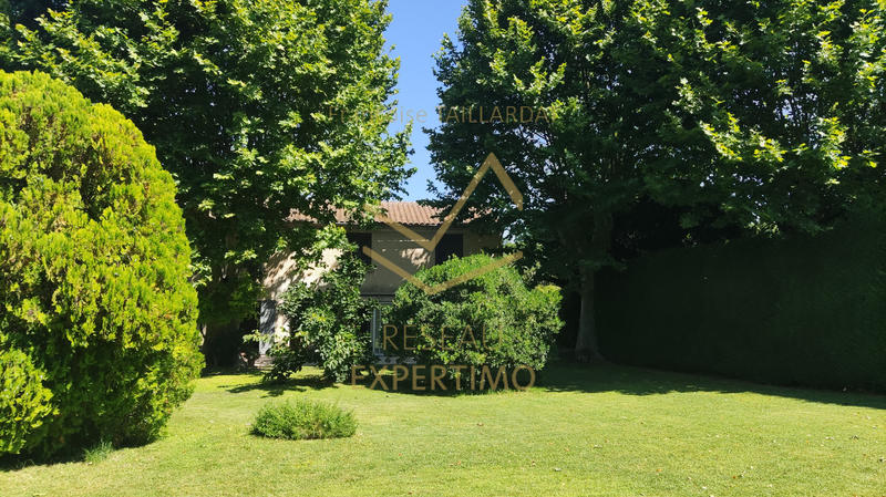 Maison - 223 m² - 12 pièces