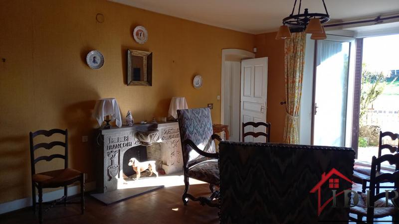 Maison de village - 241 m² - 9 pièces