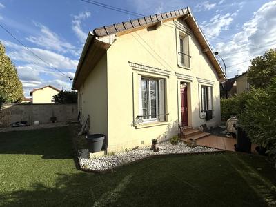 Maison - 101 m² - 5 pièces