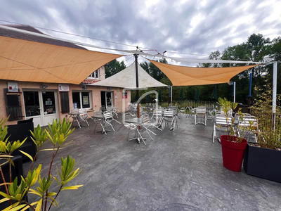 Maison - 418 m² - 20 pièces