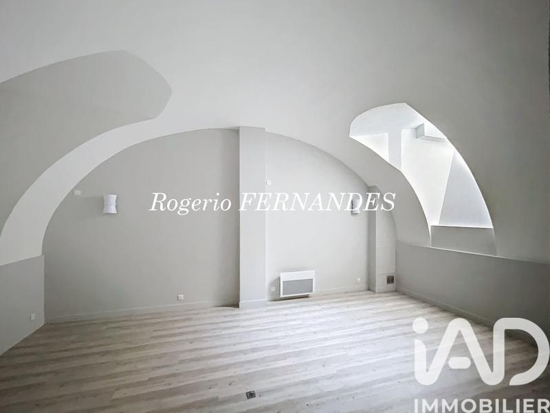 Appartement - 93 m² - 8 pièces