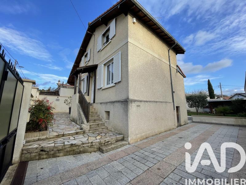 Maison - 93 m² - 5 pièces