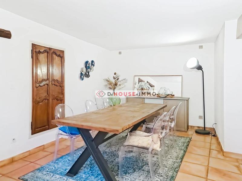 Propriété - 187 m² - 8 pièces