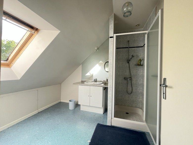 Maison traditionnelle - 211 m² - 7 pièces