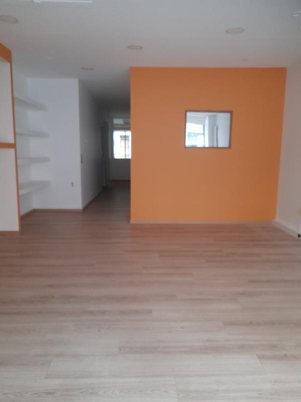 Local d'activités - 154 m² - 5 pièces