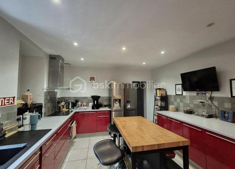 Propriété - 260 m² - 8 pièces