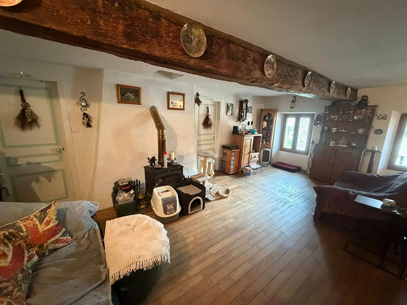 Maison - 101 m² - 7 pièces