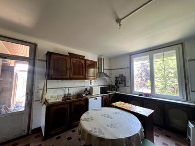 Maison - 249 m² - 13 pièces