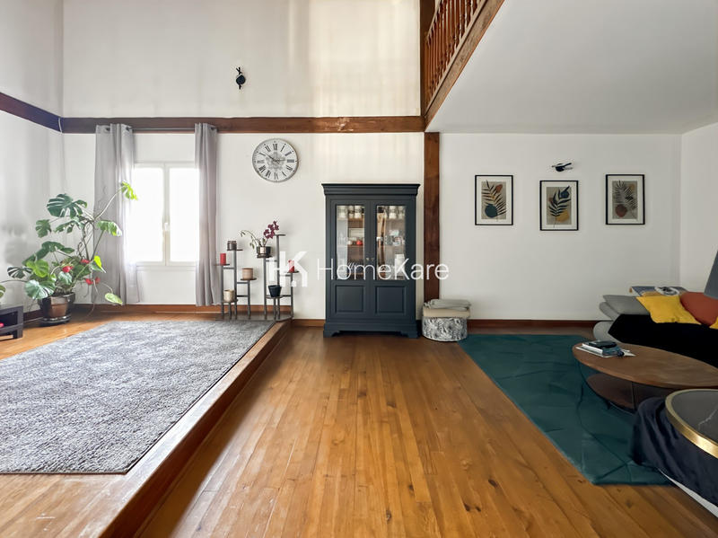 Maison - 202 m² - 5 pièces