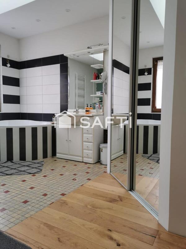 Maison - 170 m² - 5 pièces