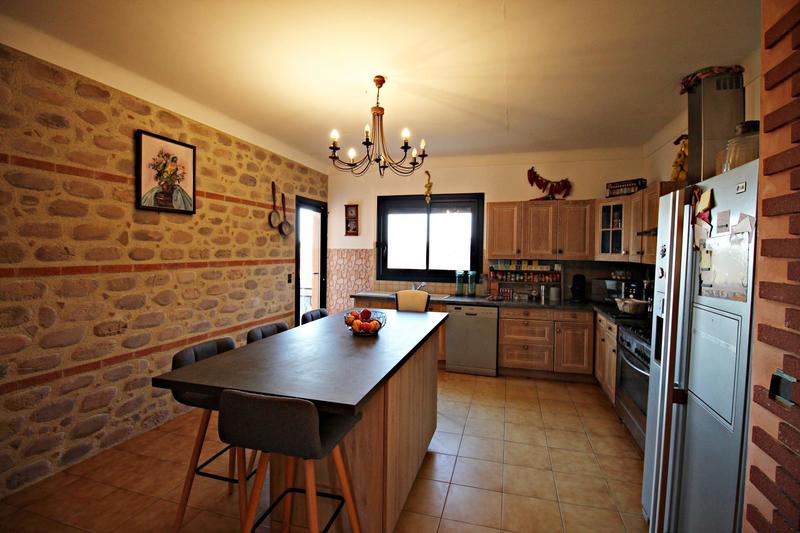 Maison - 227 m² - 6 pièces