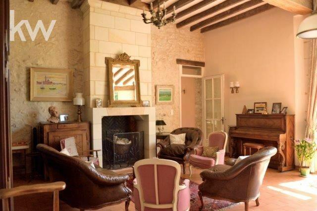 Maison - 204 m² - 9 pièces