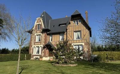 Maison - 700 m² - 15 pièces