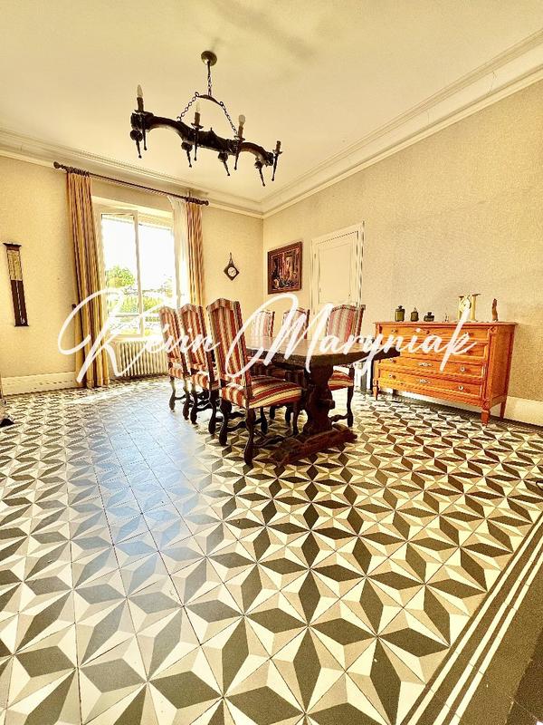 Maison - 296 m² - 6 pièces